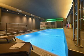 Maximilian Lifestyle Resort