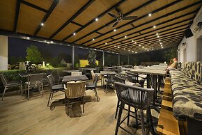 Maximilian Lifestyle Resort