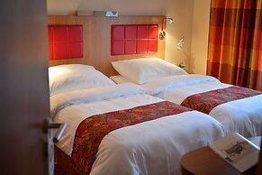Maximilian Lifestyle Resort