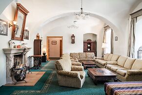 Maximilian Lifestyle Resort