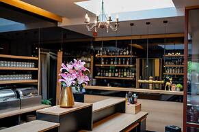 Maximilian Lifestyle Resort