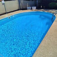 Shady Acre Inn and Suites