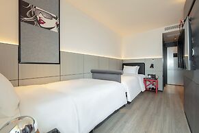 Moxy Chongqing