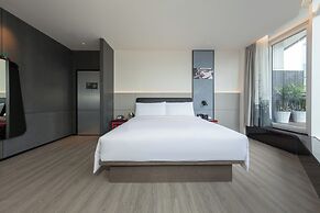 Moxy Chongqing