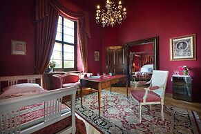 Chateau Loucen Garden Retreat
