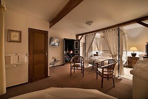 Chateau Loucen Garden Retreat