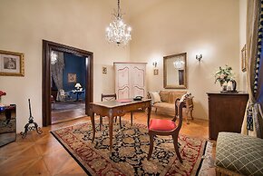Chateau Loucen Garden Retreat