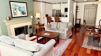 Cow Hollow Inn & Suites