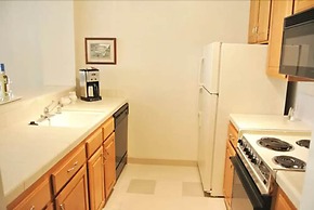 Cow Hollow Inn & Suites