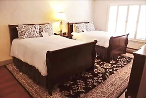 Cow Hollow Inn & Suites