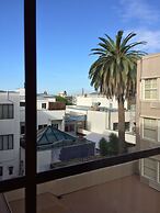 Cow Hollow Inn & Suites