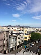 Cow Hollow Inn & Suites