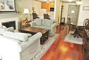 Cow Hollow Inn & Suites