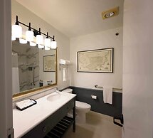 Cow Hollow Inn & Suites