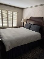 Cow Hollow Inn & Suites