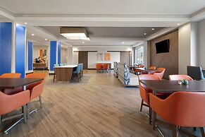 Holiday Inn Express & Suites Aiken by IHG