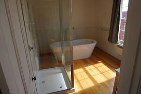 Low Head Pilot Station