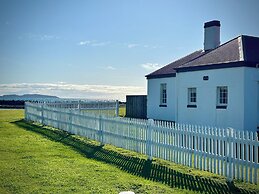 Low Head Pilot Station