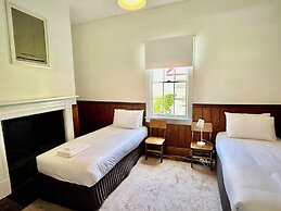 Low Head Pilot Station