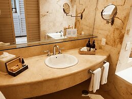 Tres Vidas Acapulco Suites