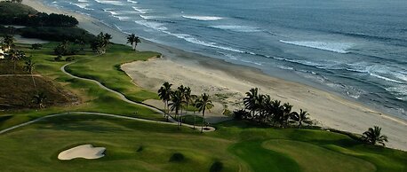 Tres Vidas Acapulco Suites