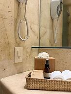 Tres Vidas Acapulco Suites