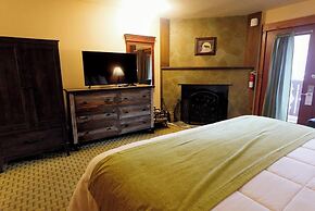 Silver Moon Inn