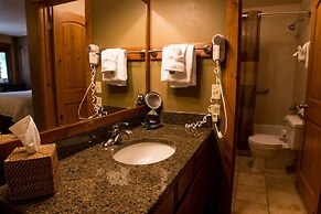 Silver Moon Inn