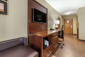Comfort Suites Bridgeport - Clarksburg