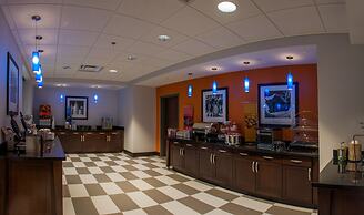 Hampton Inn & Suites Mishawaka/South Bend at Heritage Square
