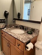 GetAways at Park Regency Resort