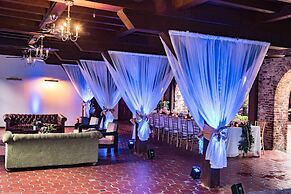 Copper and Lumber Store Hotel