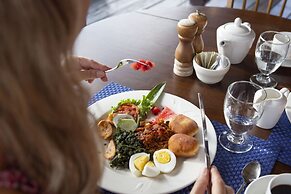 Copper and Lumber Store Hotel