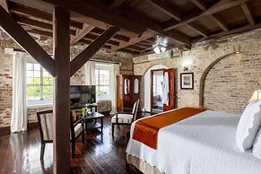 Copper and Lumber Store Hotel