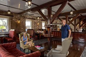 Copper and Lumber Store Hotel