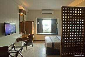 Microtel by Wyndham UP Technohub