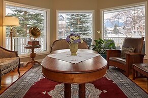 The Lady MacDonald Country Inn