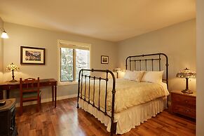 The Lady MacDonald Country Inn