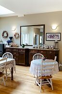 The Lady MacDonald Country Inn