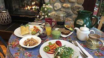 The Lady MacDonald Country Inn