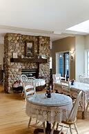 The Lady MacDonald Country Inn