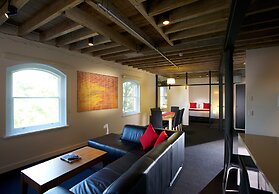 Sullivans Cove Apartments