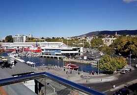 Sullivans Cove Apartments