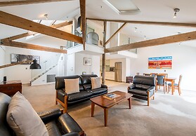 Sullivans Cove Apartments