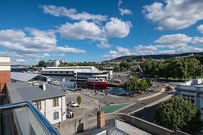 Sullivans Cove Apartments