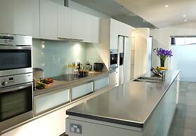 Sullivans Cove Apartments