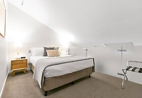 Sullivans Cove Apartments