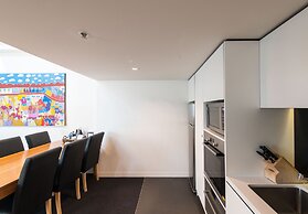 Sullivans Cove Apartments