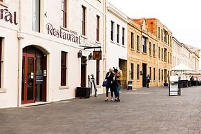 Sullivans Cove Apartments