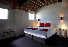 Sullivans Cove Apartments